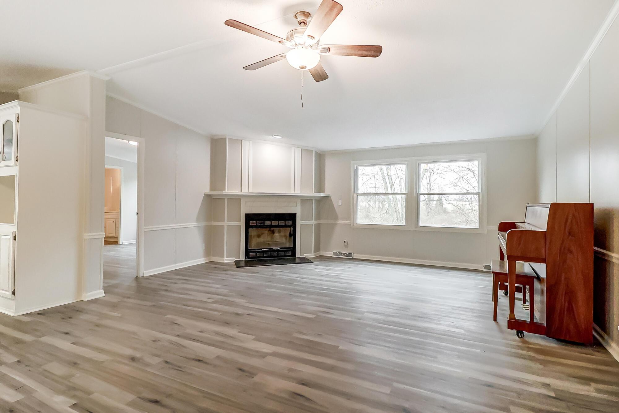 5155 Deeds Road Southwest Pataskala, OH 43062 - Photo 9 of 44 Great room