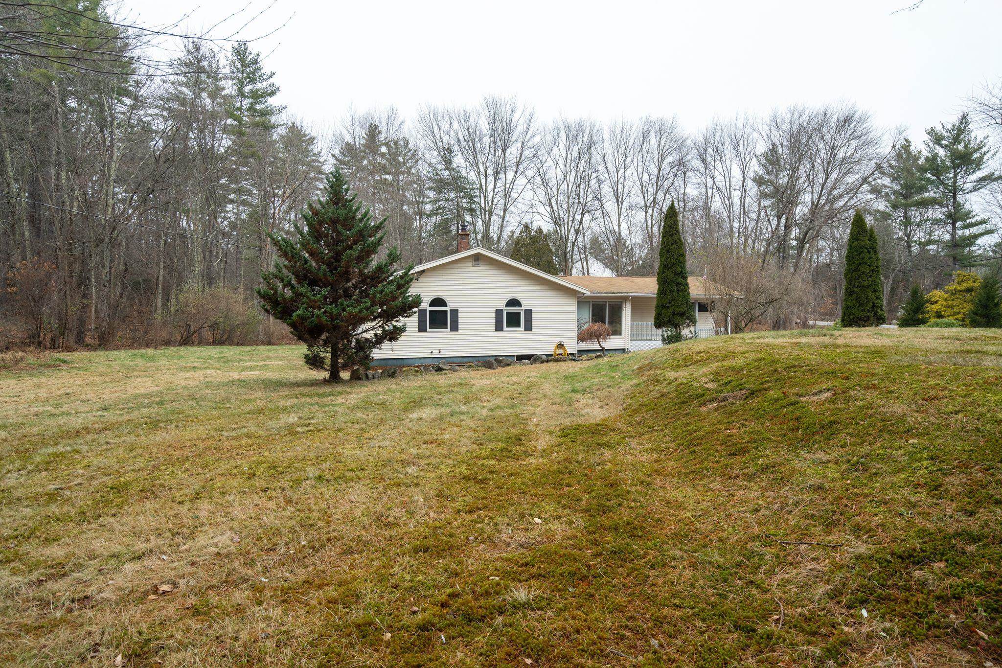 136 Wallace Road Bedford, NH 03110 - Photo 23 of 25