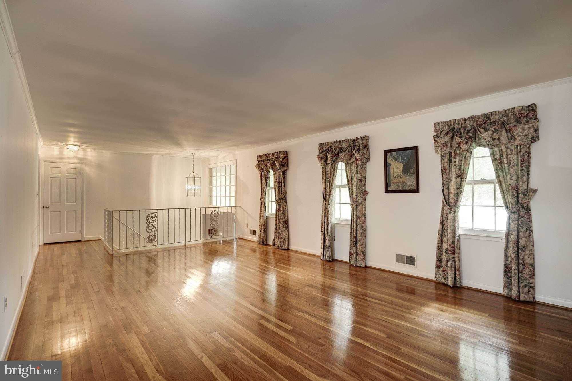 1118 Collingwood Road Alexandria, VA 22308 - Photo 8 of 30 Living Room