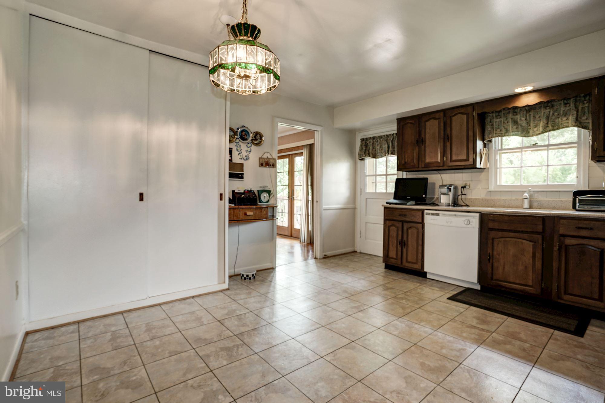 1118 Collingwood Road Alexandria, VA 22308 - Photo 10 of 30 Kitchen