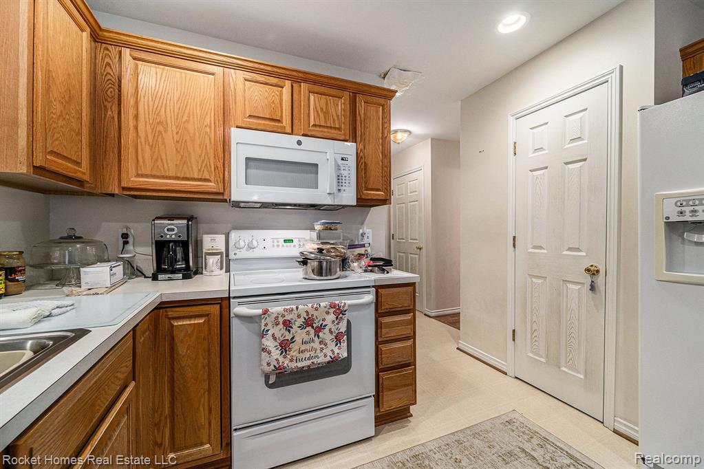 3516 Samuel Avenue Rochester Hills, MI 48309 - Photo 9 of 27