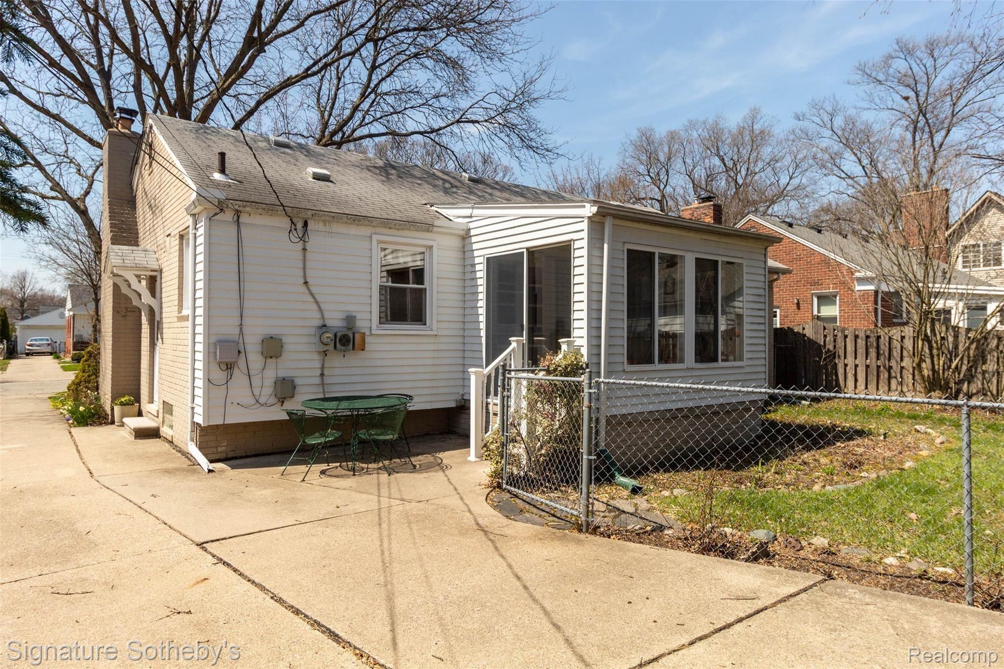 4168 Wakefield Road Berkley, MI 48072 - Photo 29 of 34 yard (3).jpg