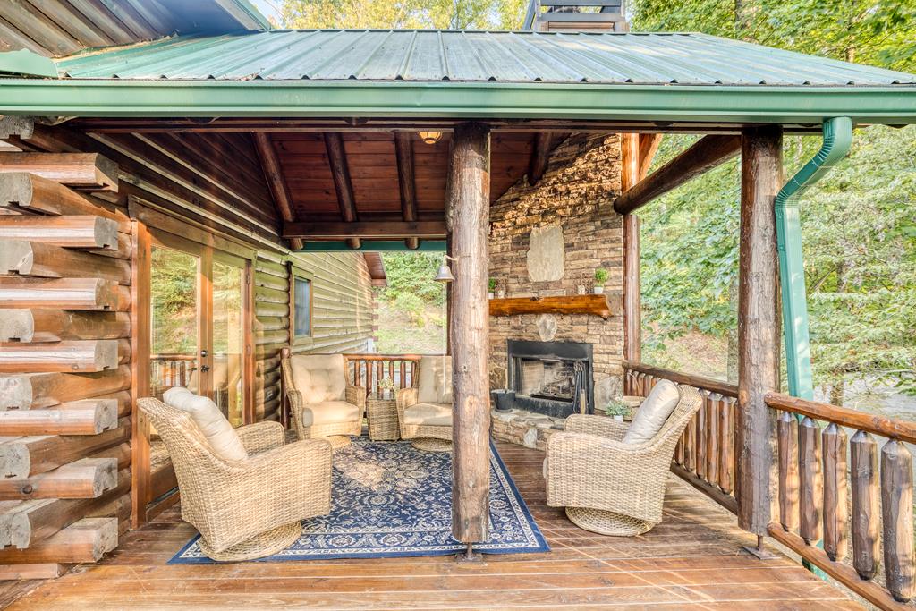 1447 Grandeur Drive Blue Ridge, GA 30513 - Photo 4 of 60