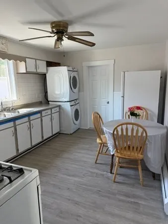 $3,900 | 98 Maplewood Avenue, Unit 2, Gloucester, MA 01930