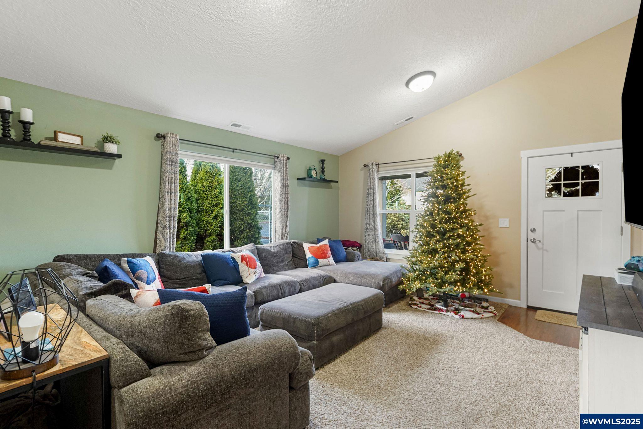 1503 Southeast Jonathan Avenue Dallas, OR 97338 - Photo 8 of 39