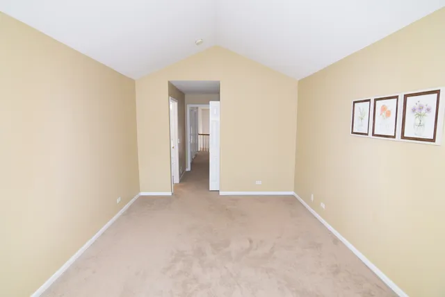 $252,000 | 939 Mesa Drive, Lake In The Hills, IL 60156