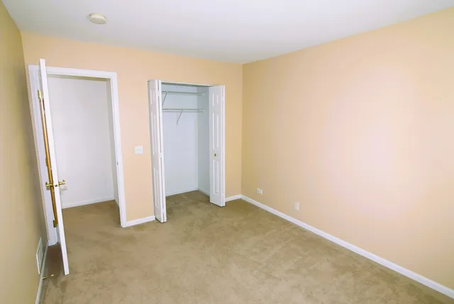 $252,000 | 939 Mesa Drive, Lake In The Hills, IL 60156