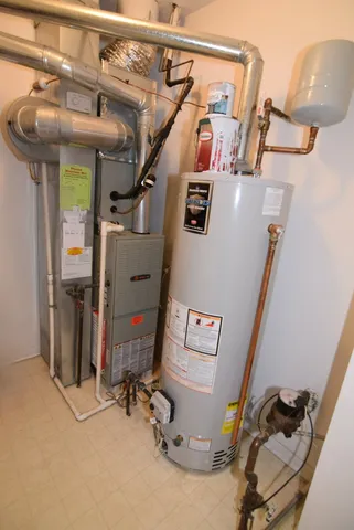 $252,000 | 939 Mesa Drive, Lake In The Hills, IL 60156