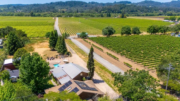 $1,795,000 | 620 Dry Creek Road, Healdsburg, CA 95448