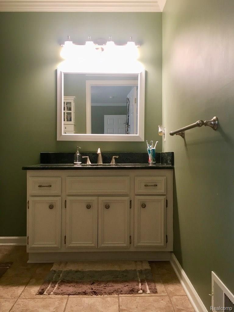 3136 Howland Road Almont, MI 48003 - Photo 22 of 49 Master bath