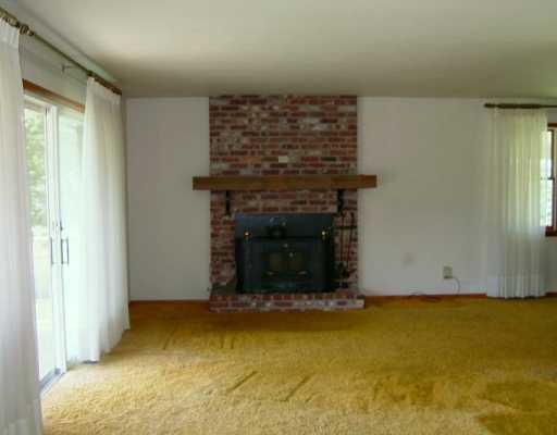 5 Piper Road Marianna, PA 15345 - Photo 2 of 8 Living Room.