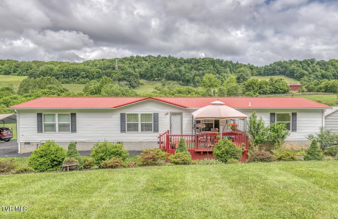 1260 Pleasant Grove Road Bluff City, TN 37618 - Photo 2 of 33 IMG_8106