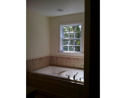 7 Chipaway Road Freetown, MA 02717 - Photo 4 of 10 Gallery Image 4