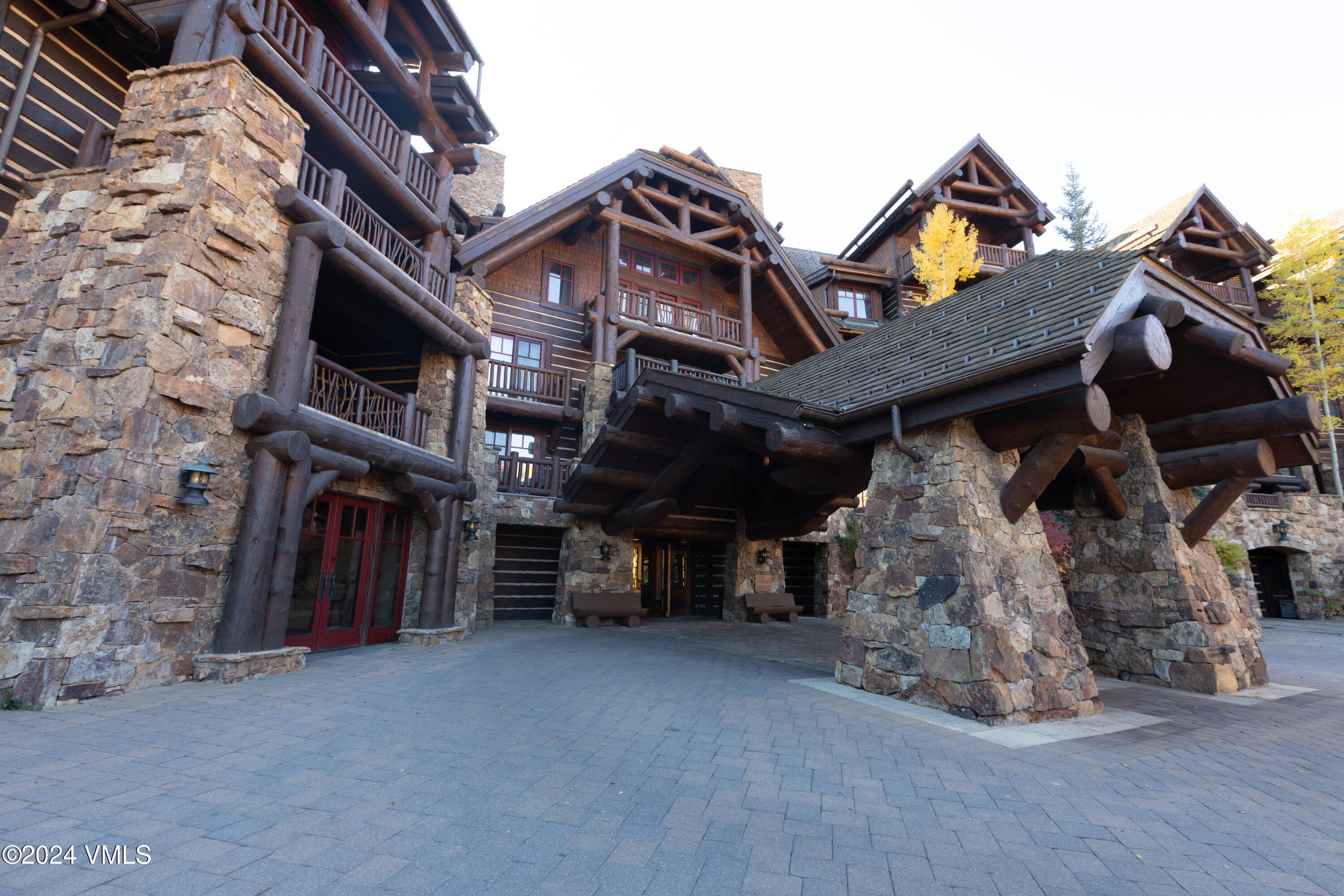 100 Bachelor Ridge Road, Unit 3208/4 Avon, CO 81620 - Photo 22 of 23 a view of a house with a tv