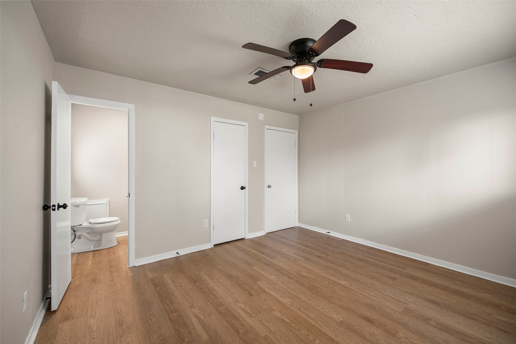 13335 Ambrose Street Houston, TX 77045 - Photo 9 of 27 primary bedroom includes full bathroom and closet