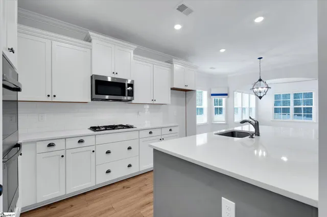 $492,500 | 726 Oak Hill Lane, Belton, SC 29627