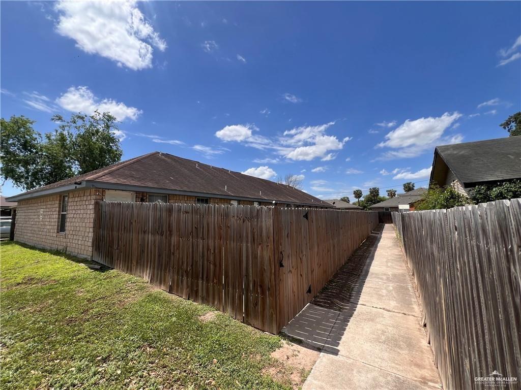 215 North 6th Street Donna, TX 78537 - Photo 10 of 16 a terrace of a house with lots of green space