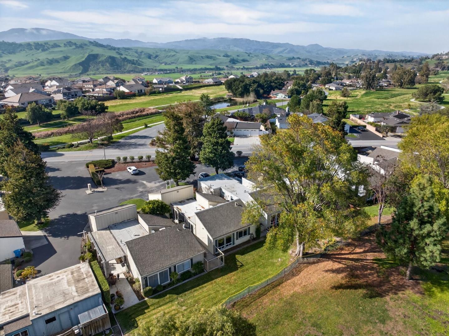 300 Ridgemark Drive Hollister, CA 95023 - Photo 25 of 27