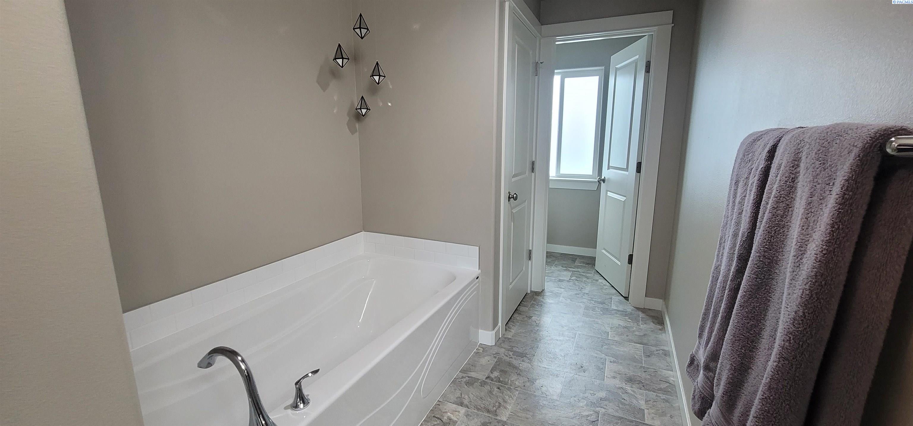 3062 Duval Loop Richland, WA 99352 - Photo 19 of 38 Gallery Image 19