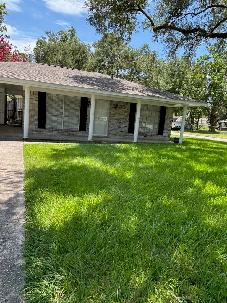 2002 Maple Street Liberty, TX 77575 - Photo 2 of 18