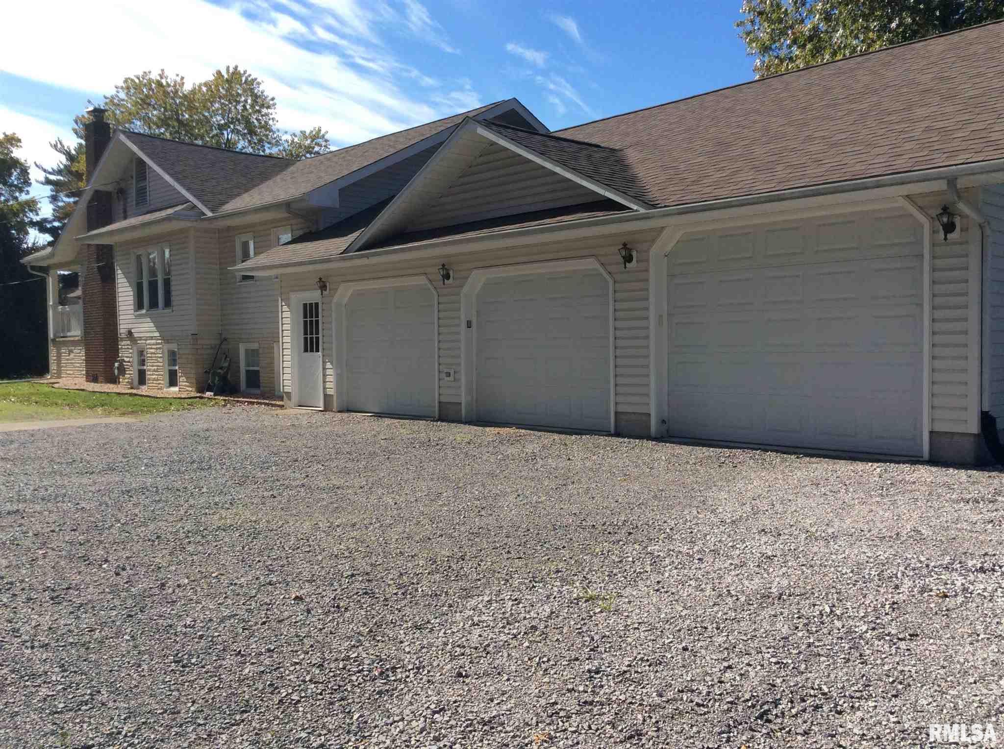 305 West Reed Street Benton, IL 62812 - Photo 11 of 50