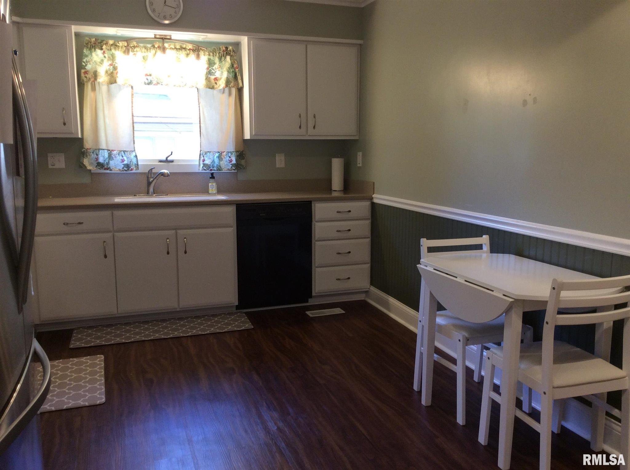 305 West Reed Street Benton, IL 62812 - Photo 20 of 50