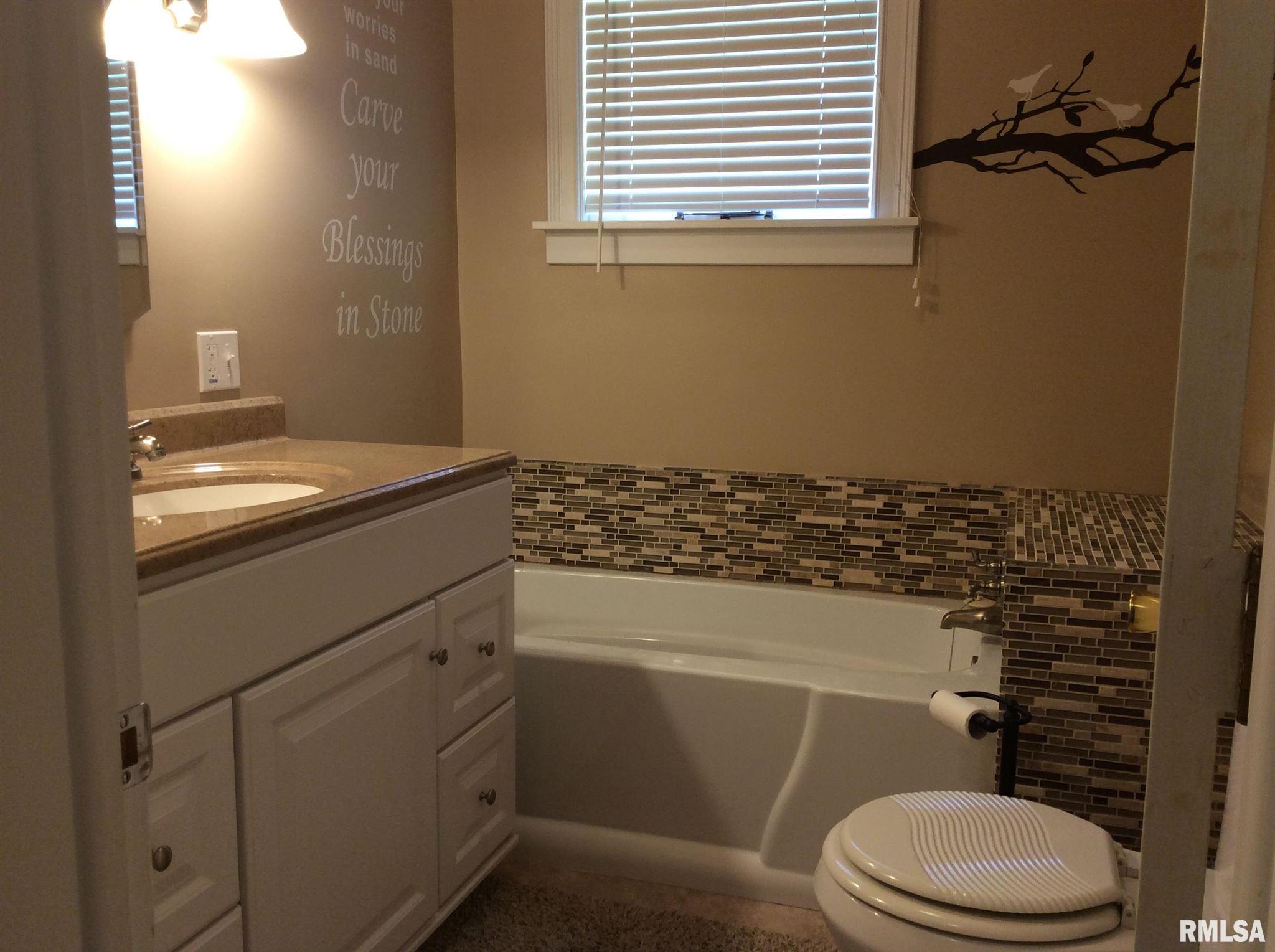 305 West Reed Street Benton, IL 62812 - Photo 22 of 50