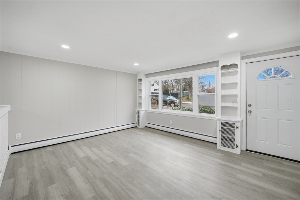 27 Nokomis Street Springfield, MA 01111 - Photo 14 of 26