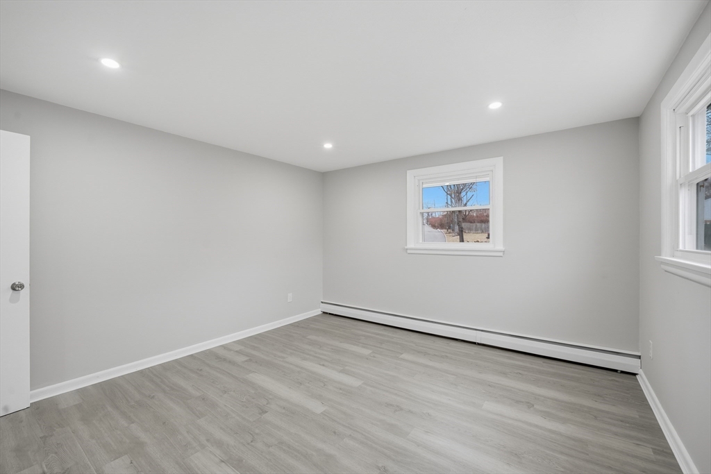 27 Nokomis Street Springfield, MA 01111 - Photo 20 of 26