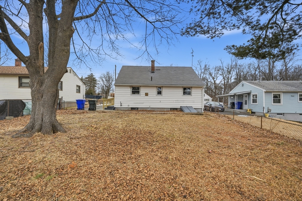 27 Nokomis Street Springfield, MA 01111 - Photo 24 of 26