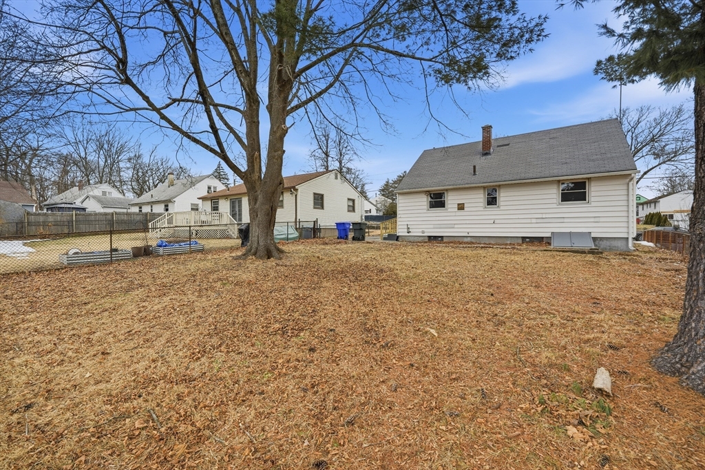 27 Nokomis Street Springfield, MA 01111 - Photo 25 of 26