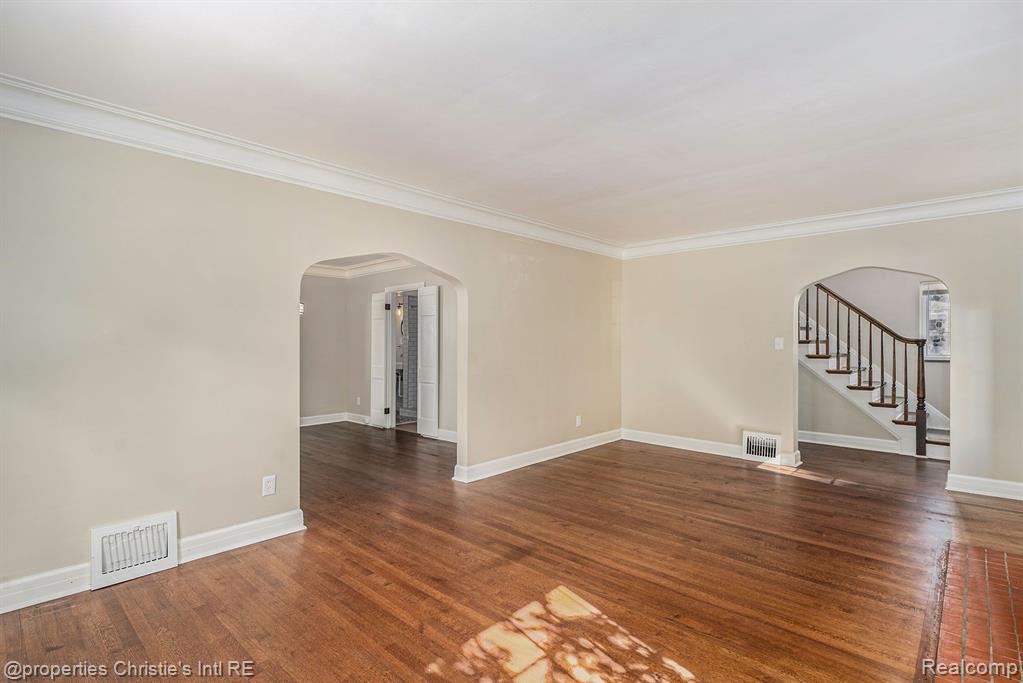 302 Moran Road Grosse Pointe Farms, MI 48236 - Photo 4 of 38
