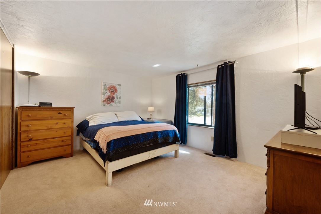 12627 Northeast 199th Street Bothell, WA 98011 - Photo 10 of 16 Gallery Image 10