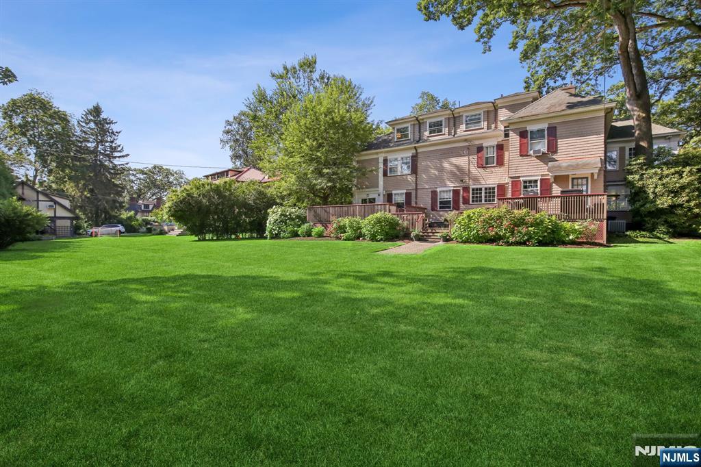 29 Hillcrest Road Glen Ridge, NJ 07028 - Photo 44 of 44 a view of a building with a yard