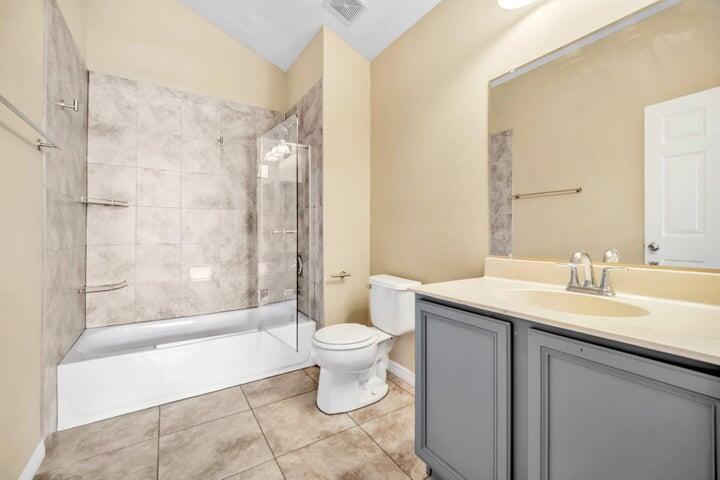 1355 Southwest Porter Road Port St. Lucie, FL 34953 - Photo 13 of 17 20250324222042126459000000-o