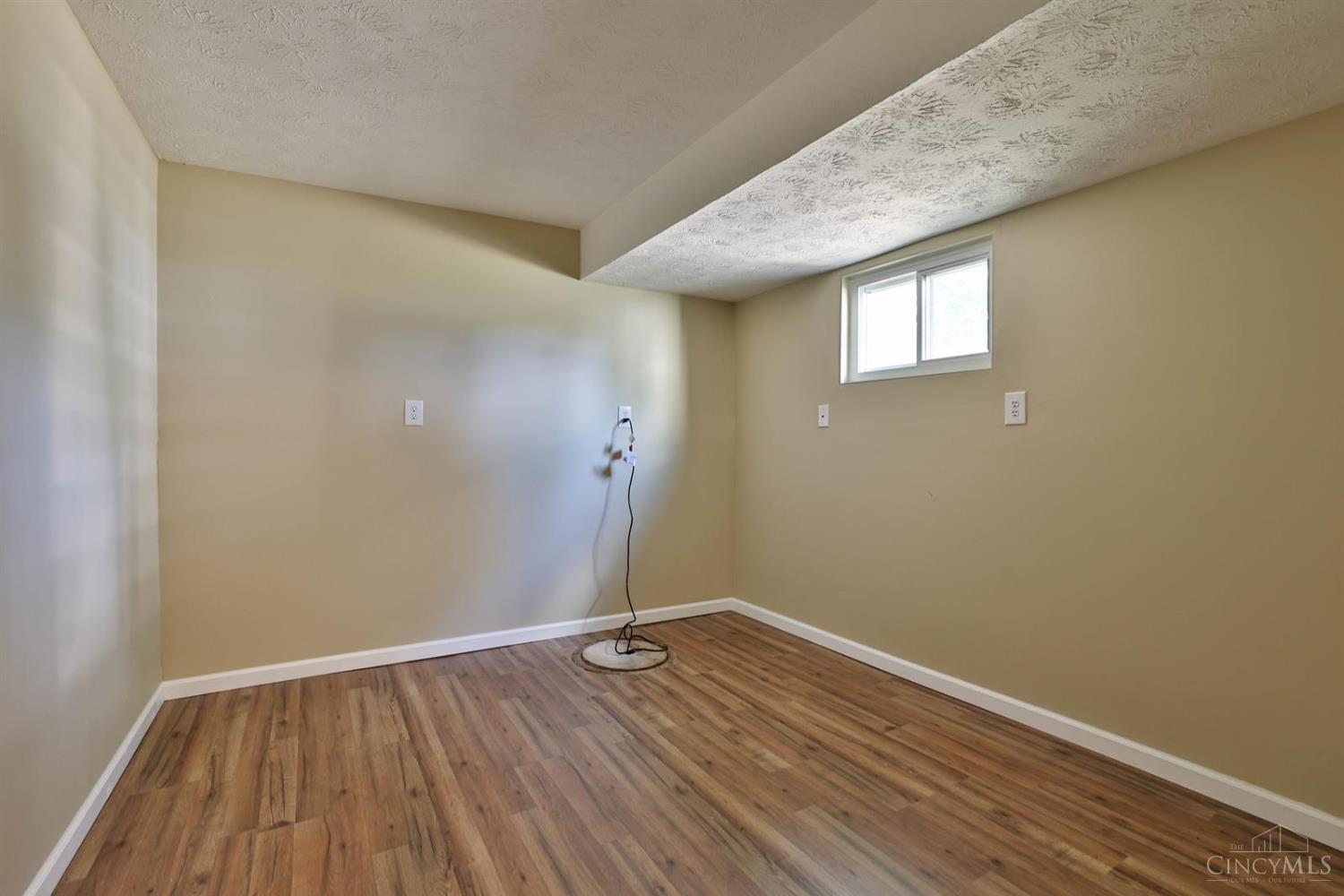 3951 West Elkton Road Hamilton, OH 45011 - Photo 28 of 44 Laundry Room or Flex Room