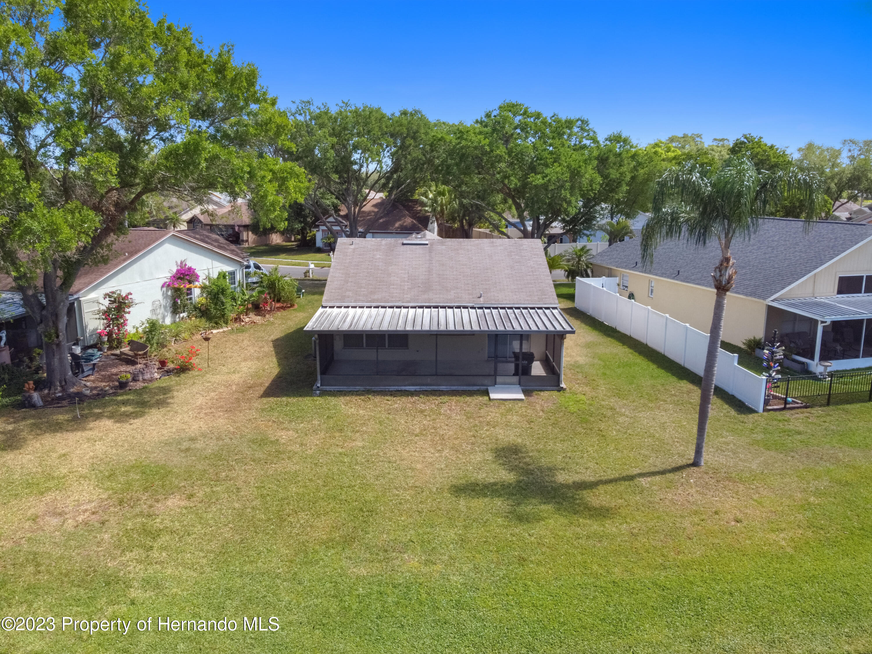 1735 Elk Spring Drive Brandon, FL 33511 - Photo 41 of 49 a small pool that is sitting in the middle of a house