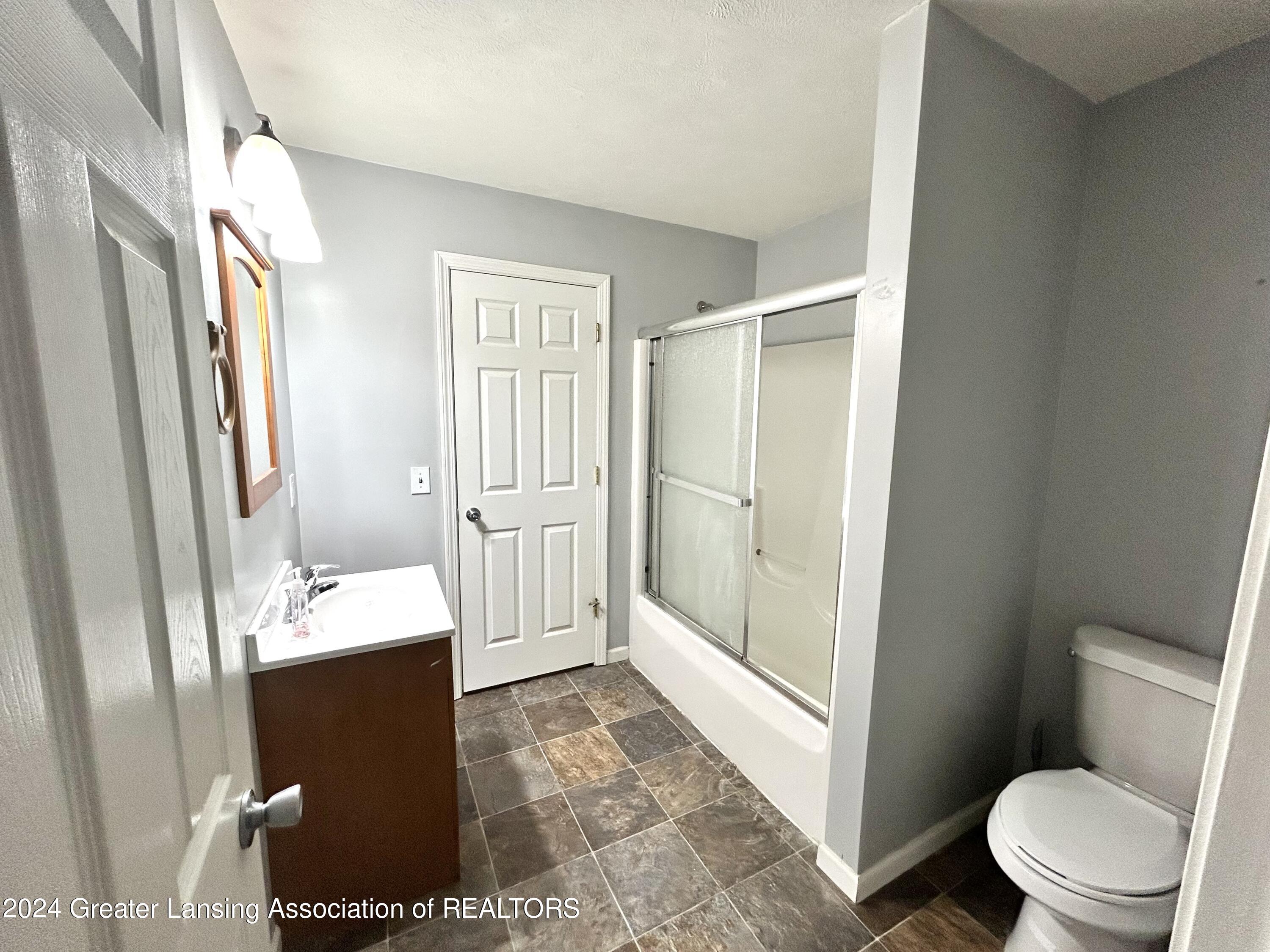 2612 East Cavanaugh Road Lansing, MI 48910 - Photo 18 of 29 Photo Mar 01 2024, 4 59 35 PM