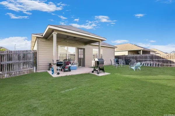 $300,000 | 731 Morgans, New Braunfels, TX 78130