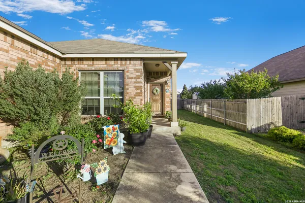 $300,000 | 731 Morgans, New Braunfels, TX 78130
