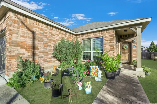 $300,000 | 731 Morgans, New Braunfels, TX 78130