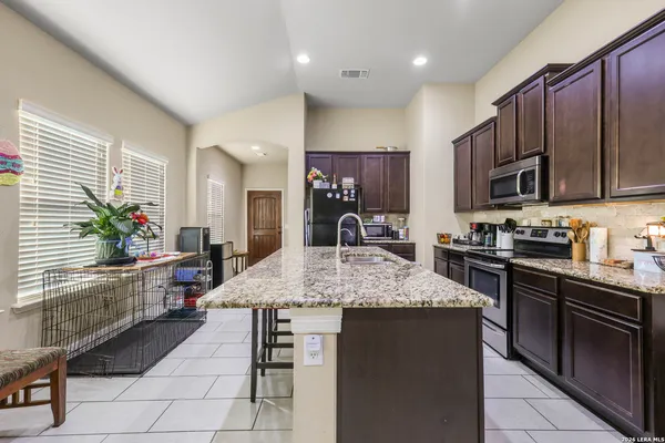 $300,000 | 731 Morgans, New Braunfels, TX 78130