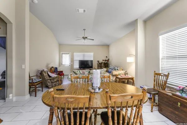 $300,000 | 731 Morgans, New Braunfels, TX 78130