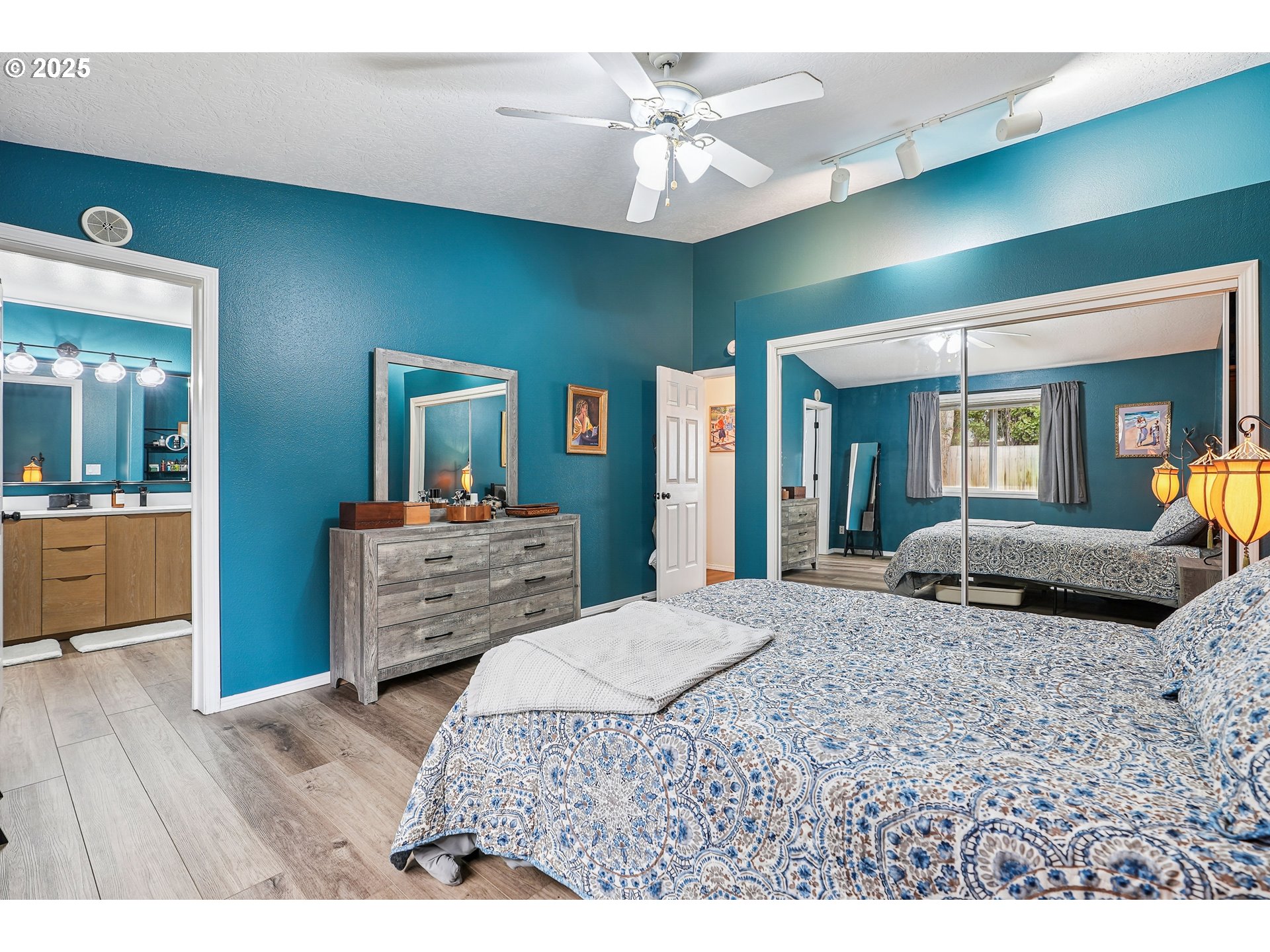 591 Southwest Filbert Street McMinnville, OR 97128 - Photo 16 of 34 a living room with furniture and a wooden floor
