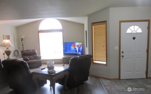 9237 Applegate Loop Southwest Rochester, WA 98579 - Photo 2 of 8