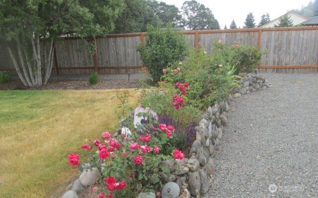 9237 Applegate Loop Southwest Rochester, WA 98579 - Photo 7 of 8