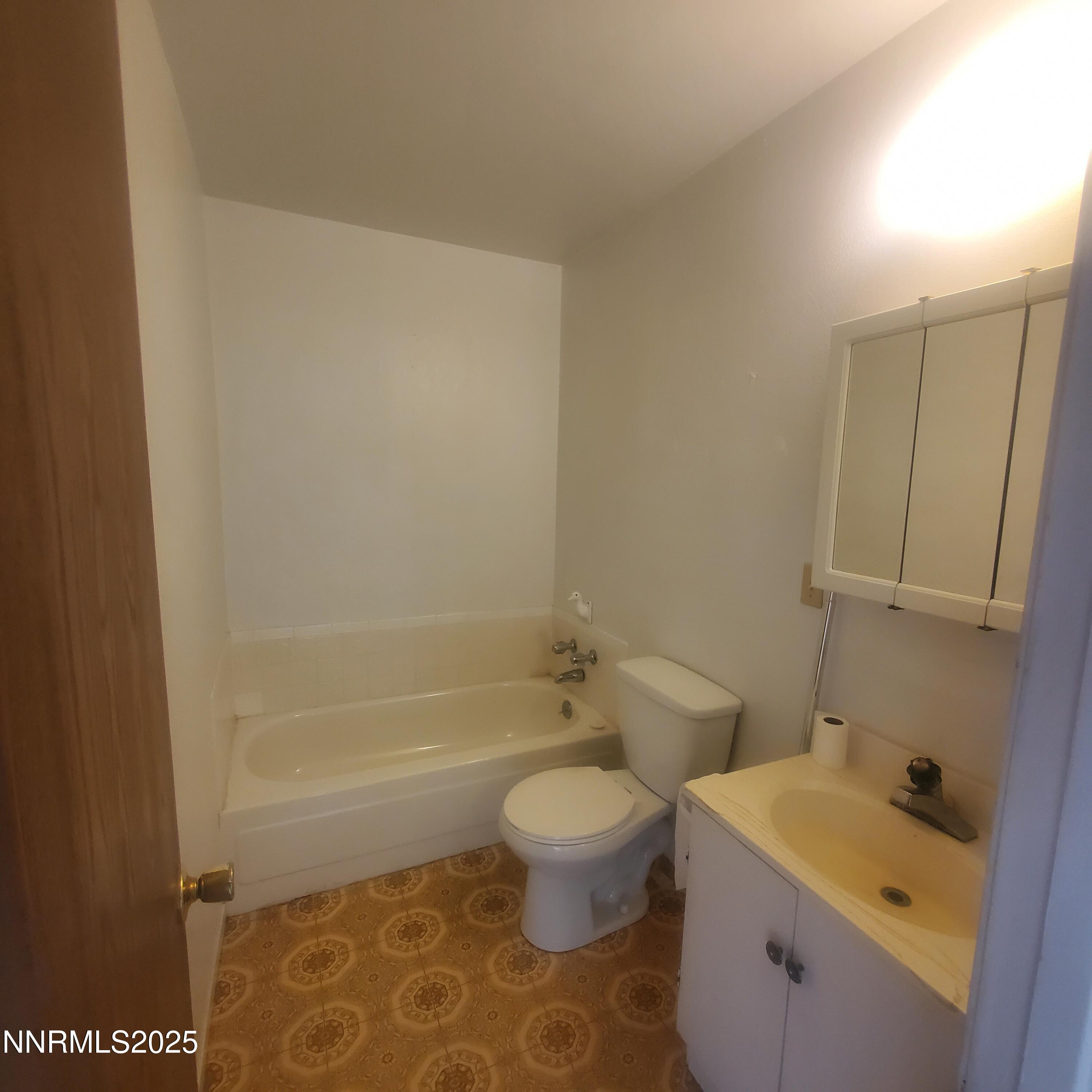 104 F Street Hawthorne, NV 89415 - Photo 12 of 17 104 F st master suite bathroom