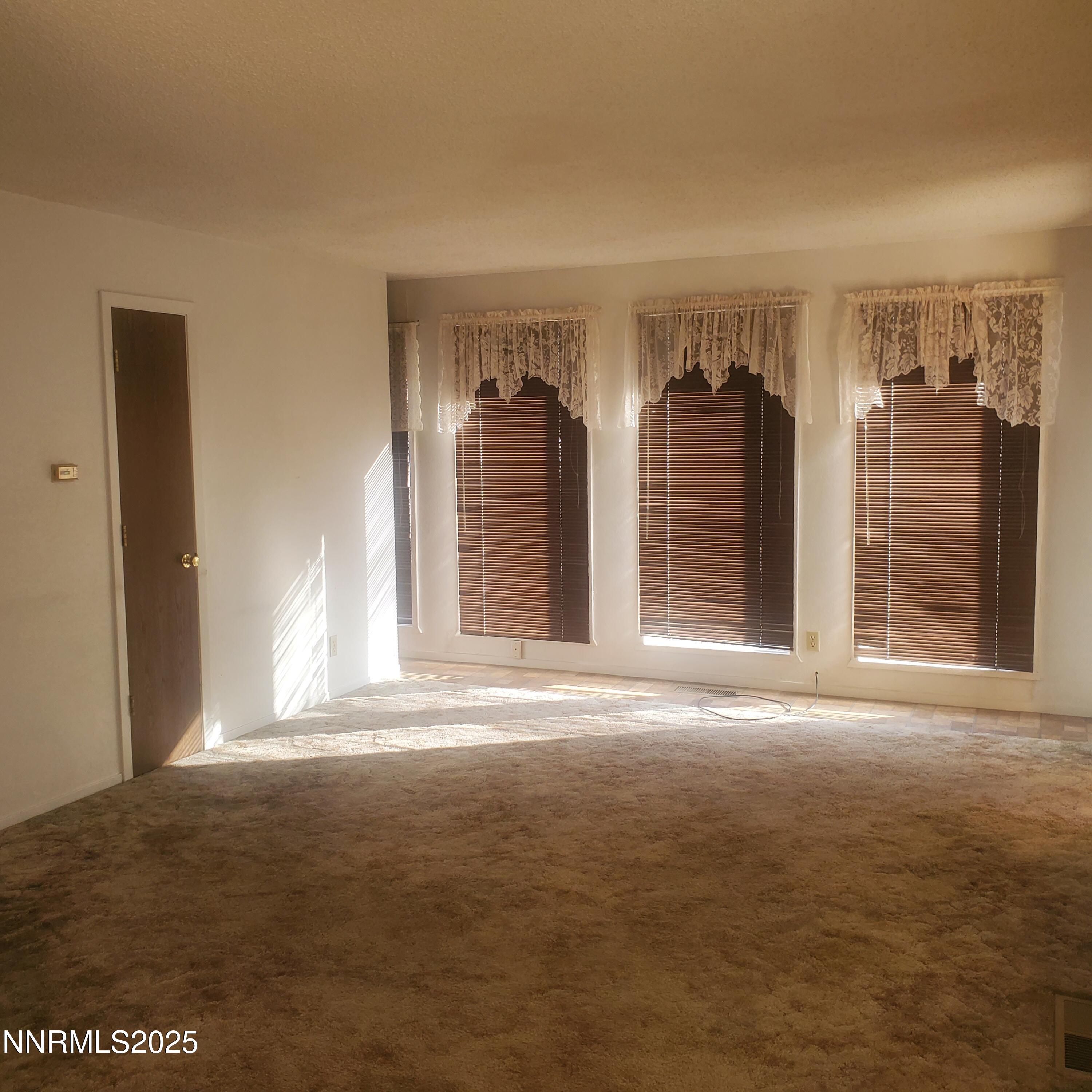 104 F Street Hawthorne, NV 89415 - Photo 6 of 17 104 F st living room