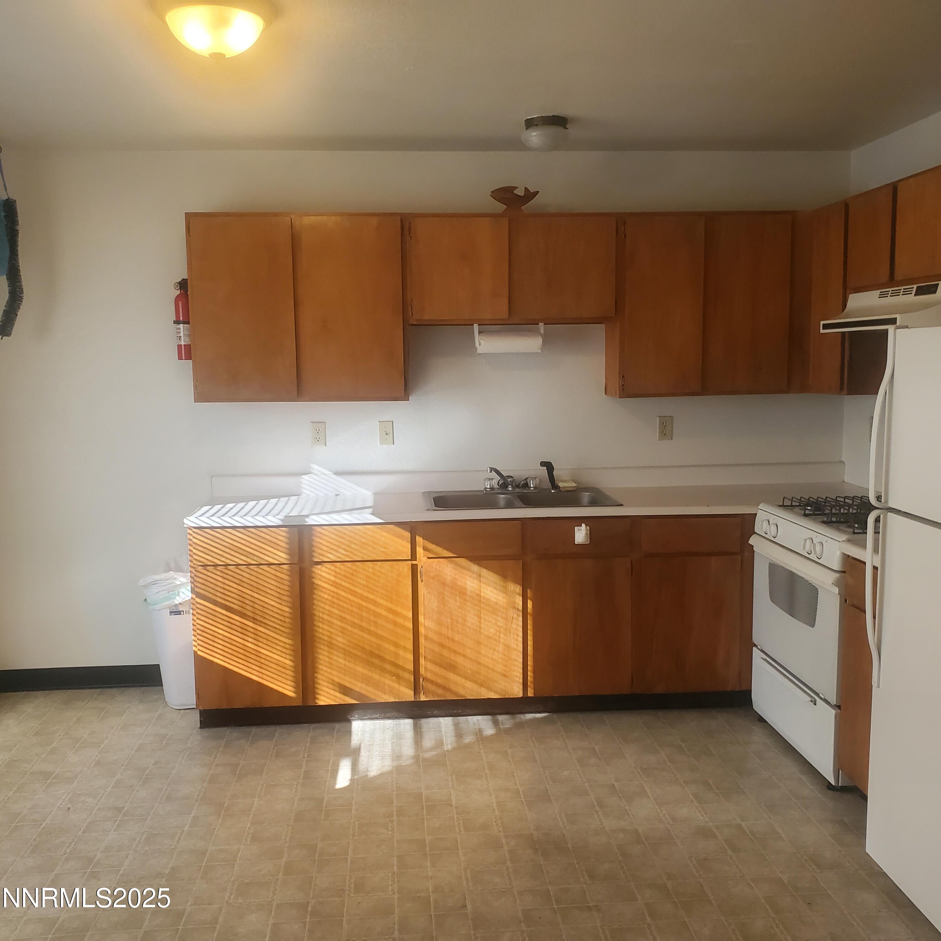 104 F Street Hawthorne, NV 89415 - Photo 10 of 17 104 F st kitchen