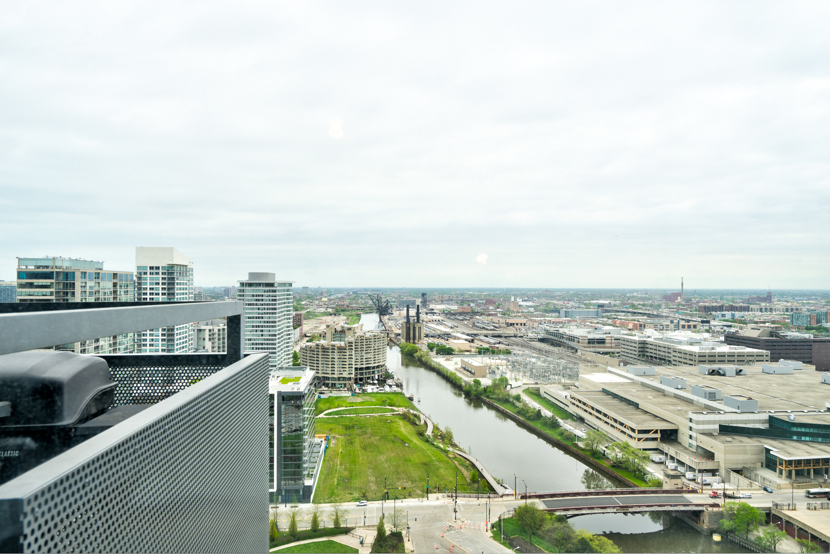 235 West Van Buren Street, Unit 3011 Chicago, IL 60607 - Photo 22 of 30 a view of a city from a terrace